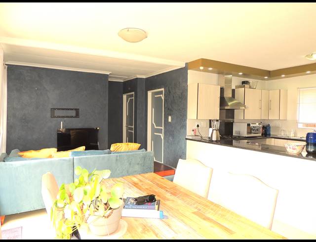 3 BEDROOM TOWNHOUSE FOR SALE IN WILGEHEUWEL